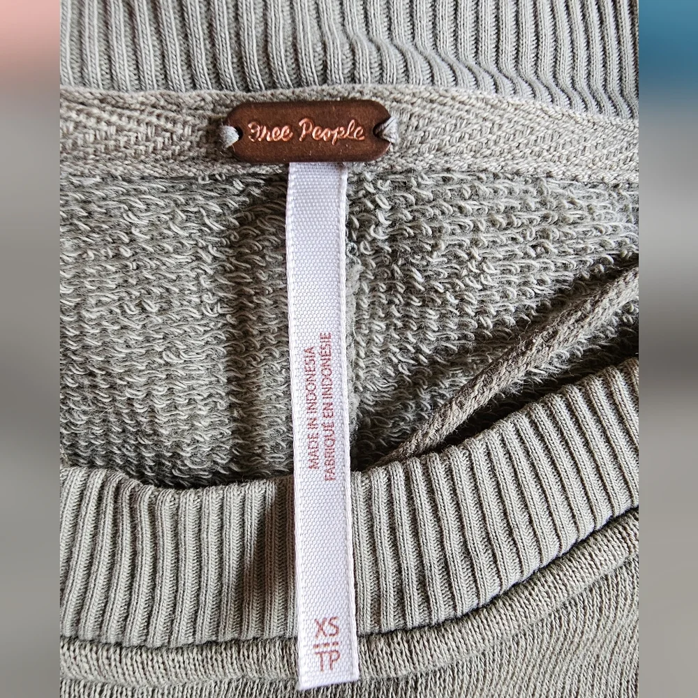 Free‎ People khaki long sleeve, size XS